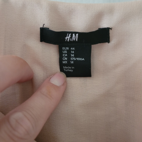 H&M Tank Top - Picture 2 of 3